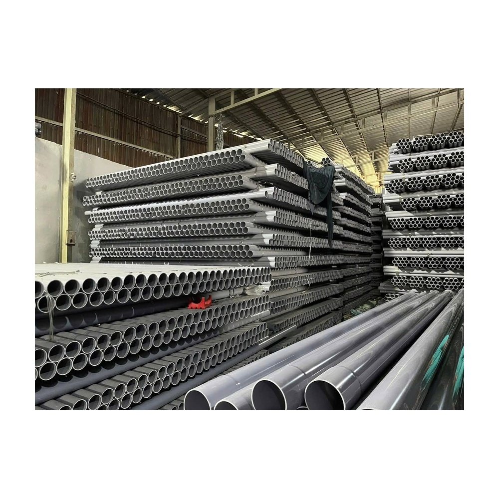 Ống PVC Gia Phát - bó ống trong kho xếp chồng nhiều cỡ màu xám